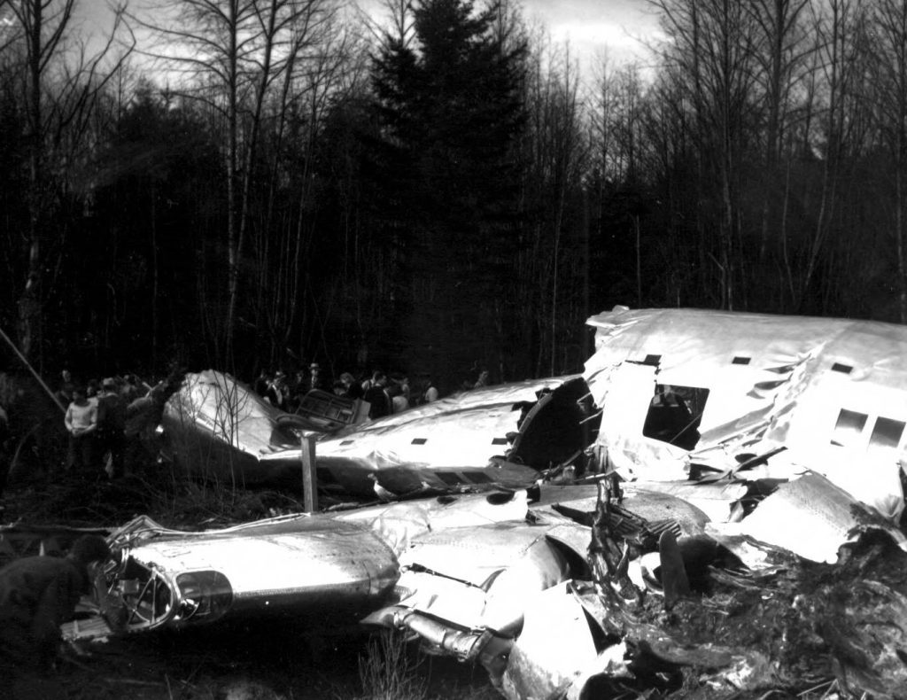 plane crashes Pierce County