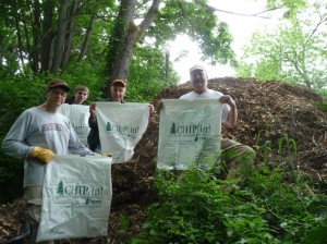 Last year, volunteers for Metro Parks chipped in 2.7 million minutes to maintain and care for our parks. Photo courtesy of Metro Parks. 