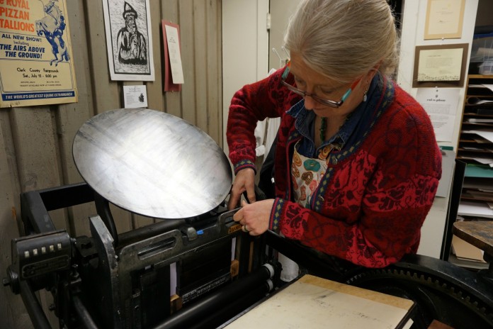 Elliott Press Mare Blocker with press