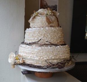 Corina bakery model nature wedding cake