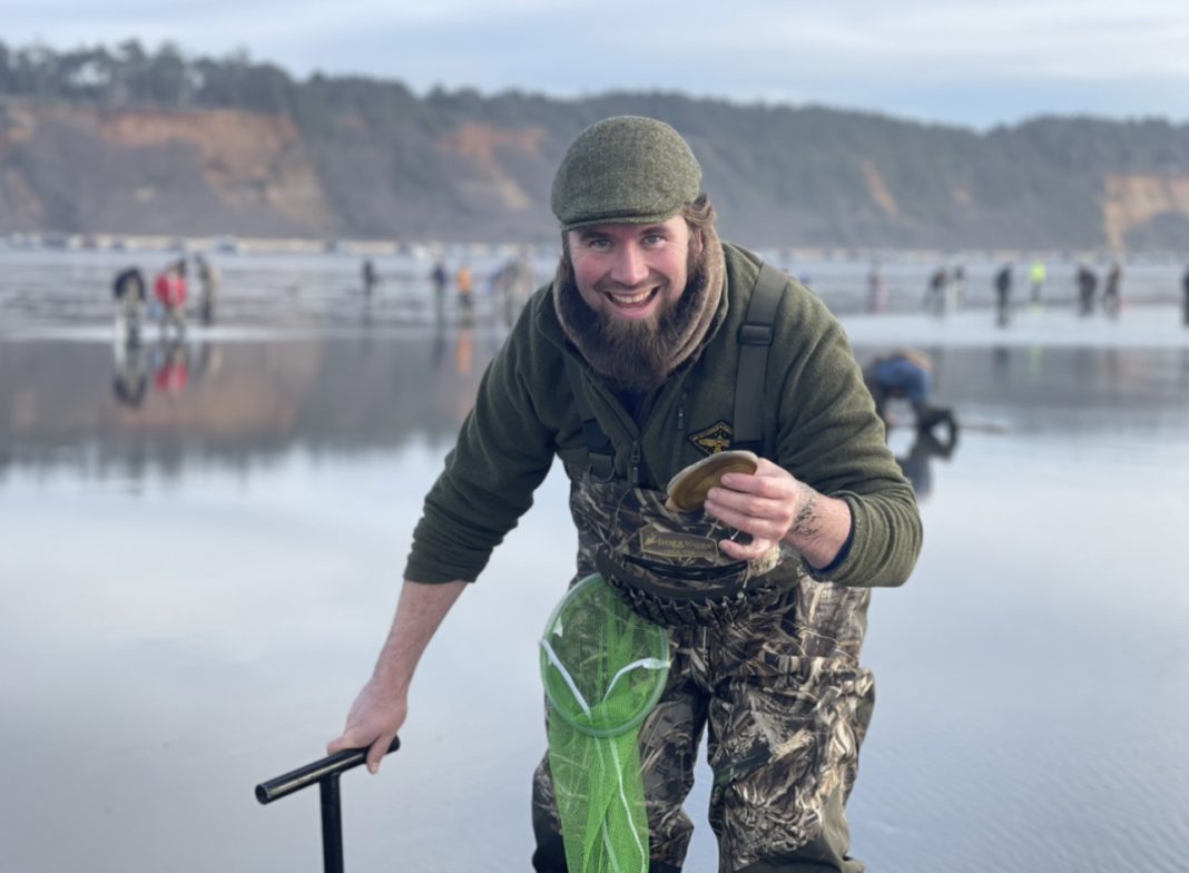 Grays Harbor razor clams